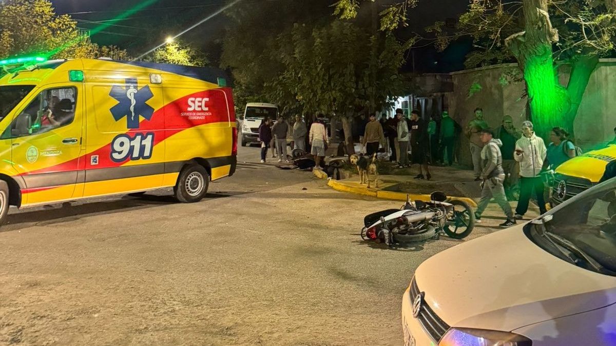 Fuerte accidente vial en Las Heras: dos motos chocaron y sus conductores debieron ser hospitalizados