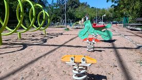 Los juegos del Parque Cívico están en pésimo estado. Los juegos del Parque Cívico están en pésimo estado.