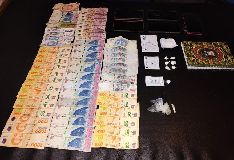 Los elementos incautados en San Rafael. Los elementos incautados en San Rafael.