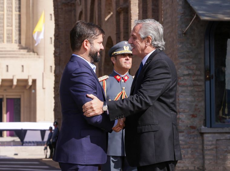 Alberto Fernández fue recibido por Gabriel Boric en la Casa de la Moneda. Foto: Noticias Argentinas