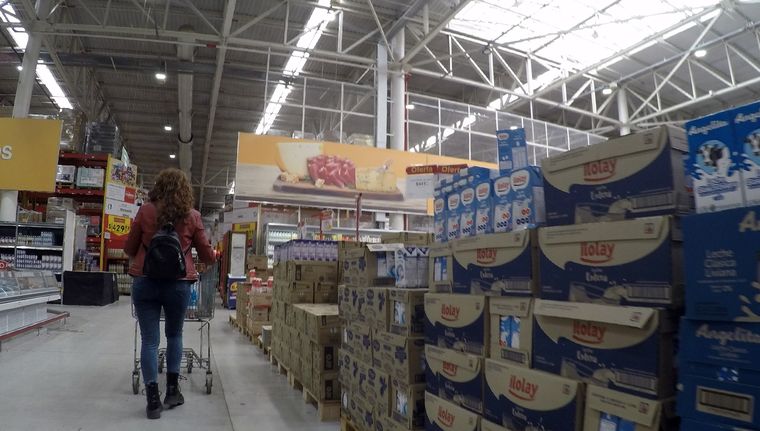 El mayorista Makro ahora pertenece a Cencosud. Foto: ALF PONCE MERCADO / MDZ