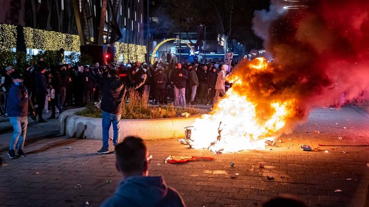 En varias ciudades, como Róterdam, hubo fuertes protestas. Foto: ElMundo.