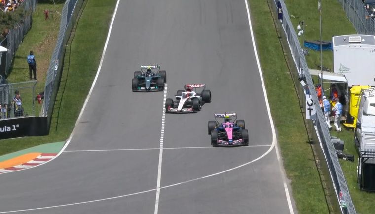 Flavio Briatore reaccionó al complicado inicio de Franco Colapinto en el Gran Premio de Canadá. Flavio Briatore reaccionó al complicado inicio de Franco Colapinto en el Gran Premio de Canadá.