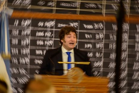 El presidente Javier Milei dio un discurso en la Bolsa de Comercio tras la aprobación del Senado a las reformas jubilatorias. El presidente Javier Milei dio un discurso en la Bolsa de Comercio tras la aprobación del Senado a las reformas jubilatorias.