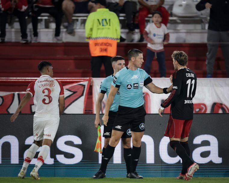Ramírez expulsó a Colidio y Carrizo al mismo tiempo en Huracán-River.