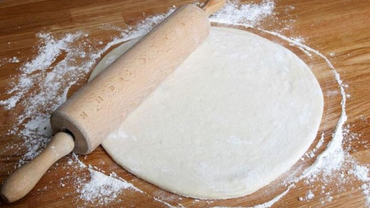Masa de pizza casera Foto: Hogarmania