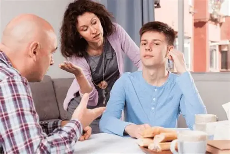 La protección de niños y adolescentes nunca debería depender únicamente de una familia. La protección de niños y adolescentes nunca debería depender únicamente de una familia.