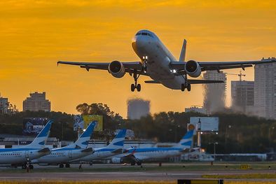 MDZol | La devaluación del peso de diciembre golpeó la demanda de viajes al exterior y hoy son pocos los que pueden pensar en vacacionar fuera del país Foto: EFE