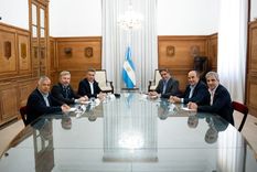 Los ministros Lisandro Catalán, Guillermo Francos y Luis Caputo con gobernadores aliados. Los ministros Lisandro Catalán, Guillermo Francos y Luis Caputo con gobernadores aliados.