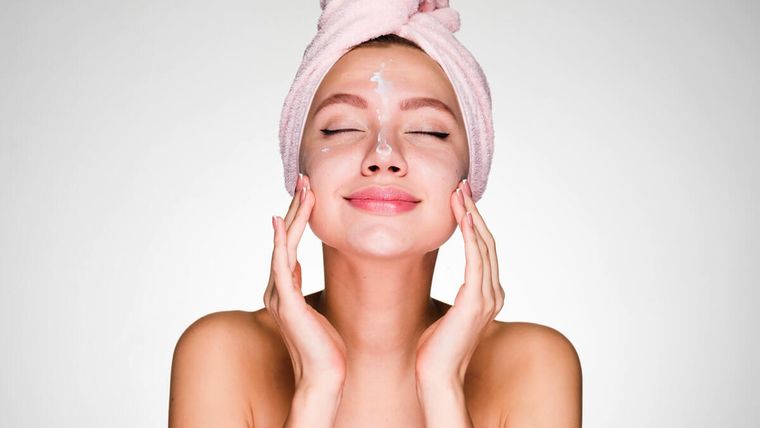 Haz una profunda limpieza facial y elimina las impurezas. Foto: Archivo
