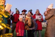 En esta época del año, no faltan los coros navideños.