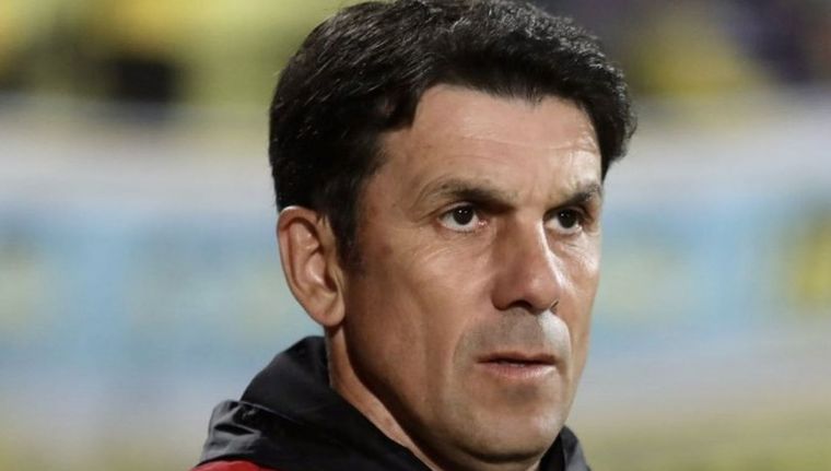 Mauricio Larriera explotó contra el arbitraje Foto: @Newells