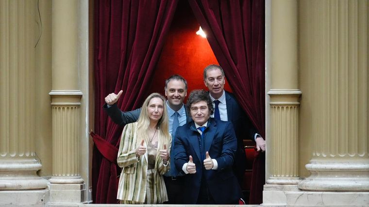 Javier y Karina Milei con Diego Santilli y Manuel Adorni Javier y Karina Milei con Diego Santilli y Manuel Adorni