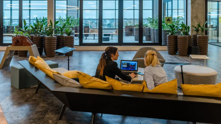 ¿Alguna vez te preguntaste cómo es trabajar en Mercado Libre?