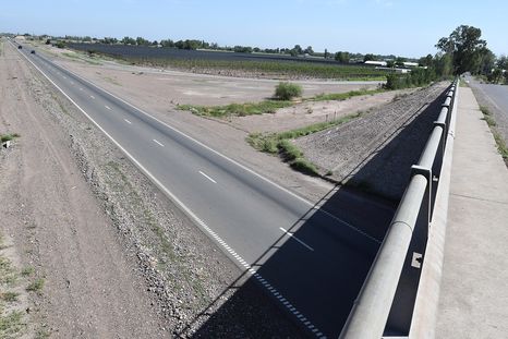 El plan de mejoras del Acceso Este contempla reparación de baches, tratamiento de fisuras y fortalecimiento de banquinas en distintos sectores de la ruta. El plan de mejoras del Acceso Este contempla reparación de baches, tratamiento de fisuras y fortalecimiento de banquinas en distintos sectores de la ruta.