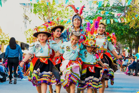 San Pedro de Jujuy vuelve a llenarse de color, música y alegría popular con la cuarta edición de los Corsos de Invierno. San Pedro de Jujuy vuelve a llenarse de color, música y alegría popular con la cuarta edición de los Corsos de Invierno.