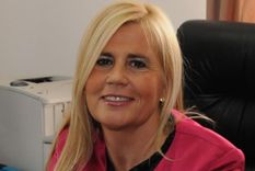 la ministra agobiada ya tiene un nuevo cargo: se va a paris