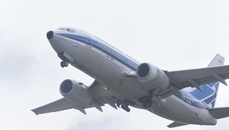 Miles de argentinos aprovechan las vacaciones de inviernos para hacer turismo dentro y fuera del país.