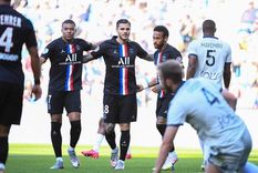 con mauro icardi y angel di maria afilados, el psg gano 9 a 0