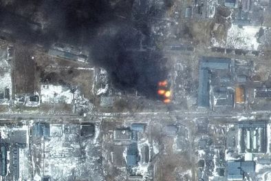 MDZol | Edificios destruidos en Mariúpol. Las autoridades de la ciudad afirmaron que los ataques rusos han dejado al menos 2.400 civiles muertos. Foto: Reuters
