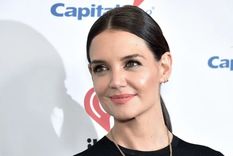 ¿pelo rebelde? imita el recogido despeinado que lleva katie holmes