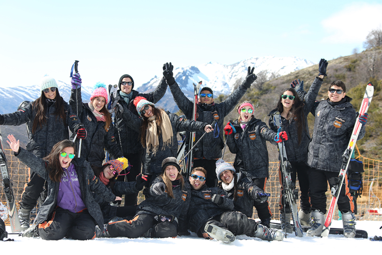 Los viajes de egresados a Bariloche son un clásico no sólo para los estudiantes argentinos sino también para jóvenes de países limítrofes. Foto: Travel Rock Uruguay