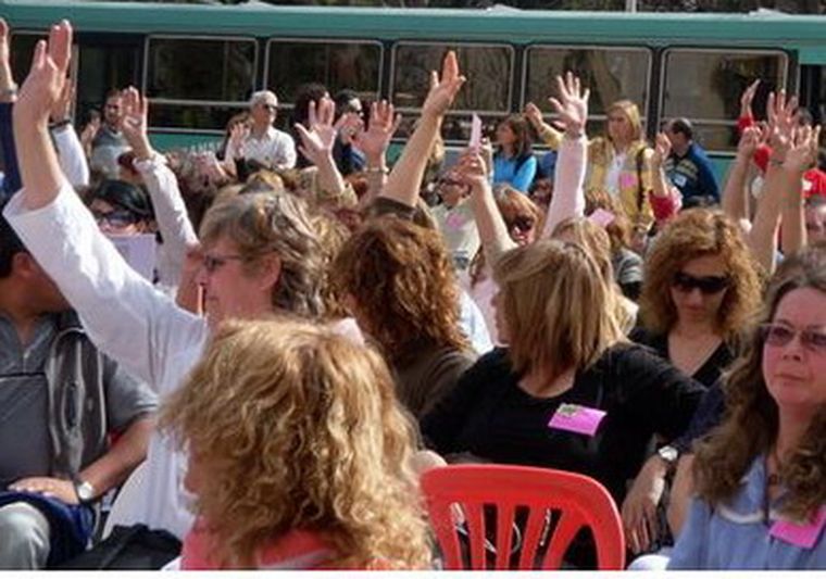 En Mendoza los docentes ya realizaron dos paros con movilización, pero esta sería la primera medida conjunta con Nación. Foto: MDZ