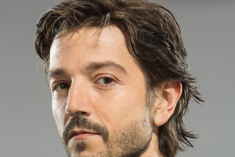 Diego Luna es uno de los actores nominados en los Globos de Oro.