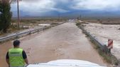 El rio tapó la ruta 149 en Uspallata. El rio tapó la ruta 149 en Uspallata.