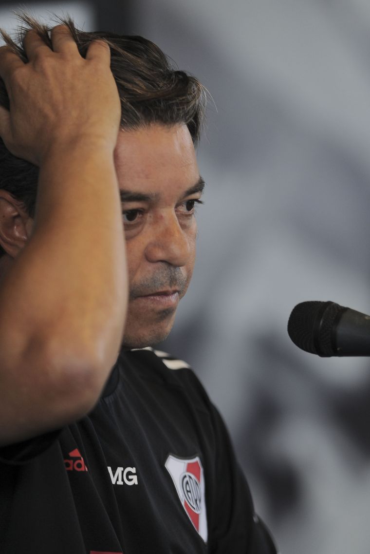 El Muñeco deberá esperar la evolución del zaguero central. Foto: Télam