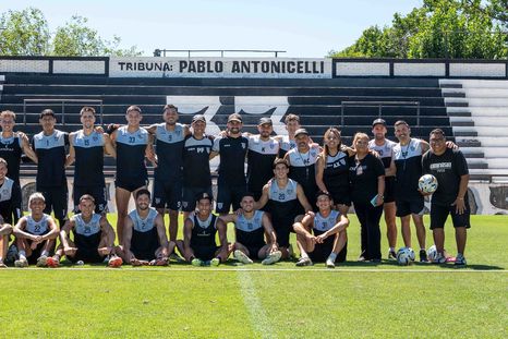 Gimnasia vuelve a las prácticas el 2 de enero. ¿Lo hará con más caras nuevas? Gimnasia vuelve a las prácticas el 2 de enero. ¿Lo hará con más caras nuevas?