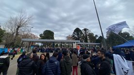 Al menos cuatro detenidos en la movilización organizada por el INTI e INTA. Al menos cuatro detenidos en la movilización organizada por el INTI e INTA.
