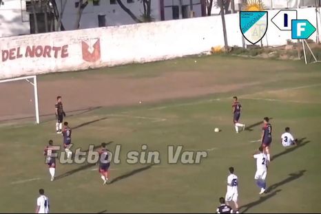 Insólito lo ocurrido en el partido entre Tucumán Central y Famaillá en el fútbol tucumano. Insólito lo ocurrido en el partido entre Tucumán Central y Famaillá en el fútbol tucumano.
