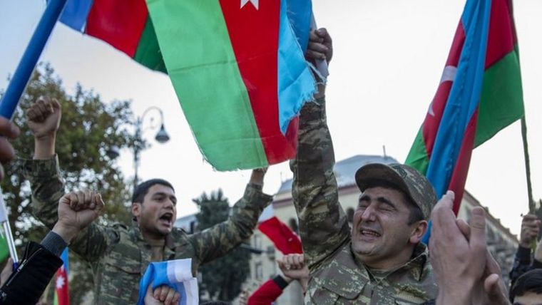 Los azerbaiyanos han estado celebrando la victoria tras el final del conflicto, pero dos potencias regionales también lograron hacer avanzar sus intereses.