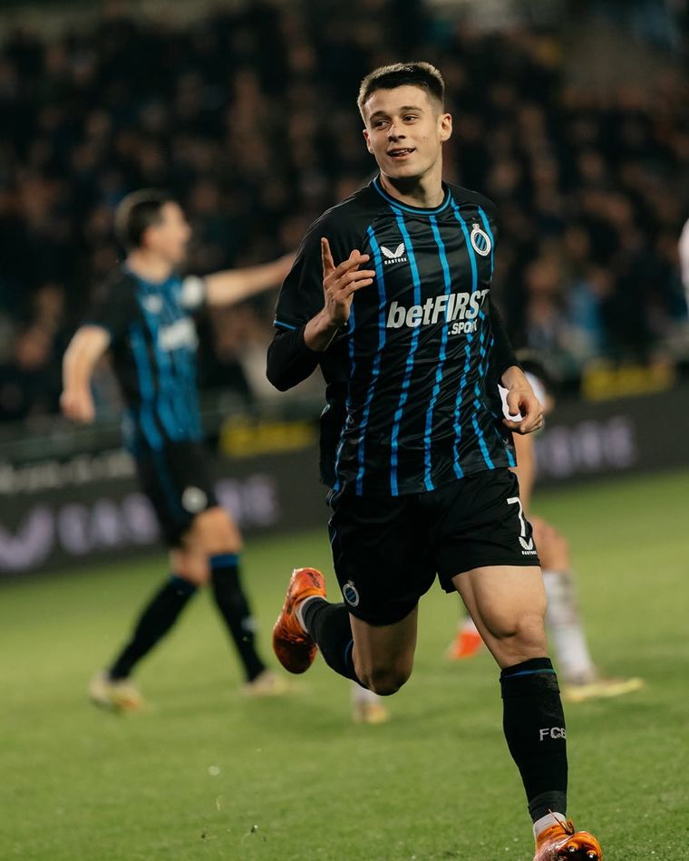 El joven atacante Nicolò Tresoldi, figura en Bélgica y en juveniles de Alemania, es seguido de cerca por la Albiceleste. El joven atacante Nicolò Tresoldi, figura en Bélgica y en juveniles de Alemania, es seguido de cerca por la Albiceleste.