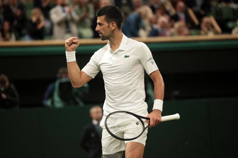 Djokovic jugará una nueva semifinal en Wimbledon. Foto: EFE