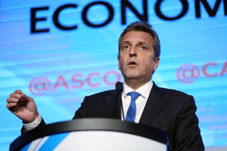 El ministro de Economía, Sergio Massa, tiene a su cargo la difícil tarea de administrar los recortes del gasto para equilibrar las cuentas públicas.