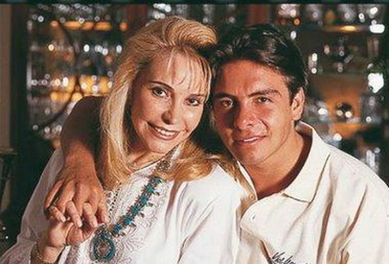 Zulema Yoma y su hijo fallecido Carlitos. Foto: web