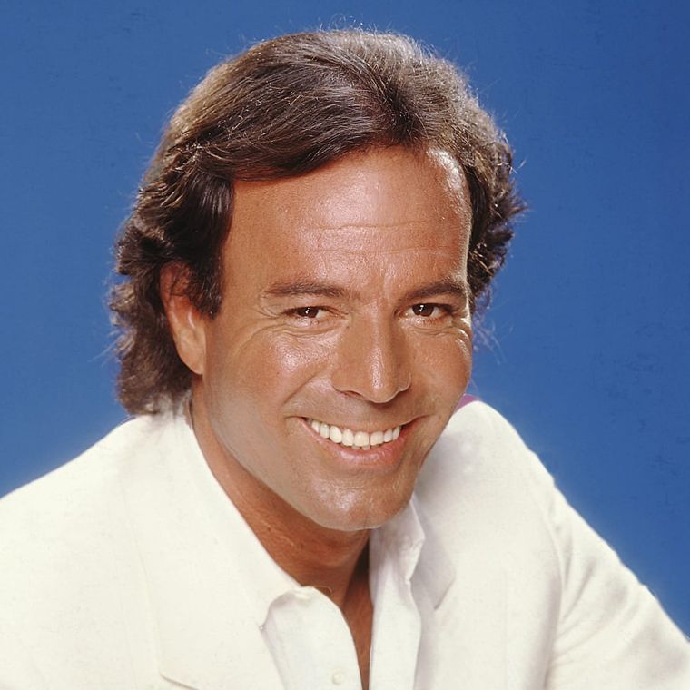 Julio Iglesias tuvo un romance con una bailarina portuguesa, con la que supuestamente tuvo un hijo. Foto: ARCHIVO