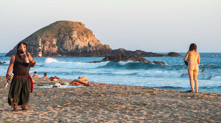 Zipolite, la playa nudista de moda en México. Foto: Renunciamos y viajamos