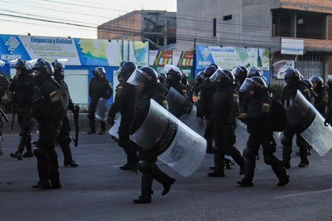 Las protestas en Bolivia son impulsadas por sectores afines a Evo Morales y ya generan problemas de abastecimiento. Las protestas en Bolivia son impulsadas por sectores afines a Evo Morales y ya generan problemas de abastecimiento.