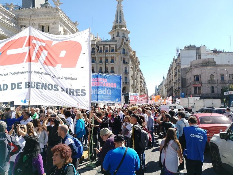 El fallo judicial que ratifica la inconstitucionalidad del DNU 70 para impedir el derecho a huelga. Foto: Archivo