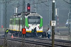 Polonia investiga el sabotaje en una vía vital para llevar la ayuda a Ucrania. Foto Efe