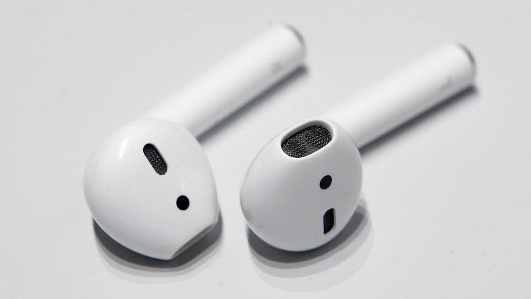Apple AirPods durante un evento de medios en San Francisco, California, el 7 de septiembre de 2016.