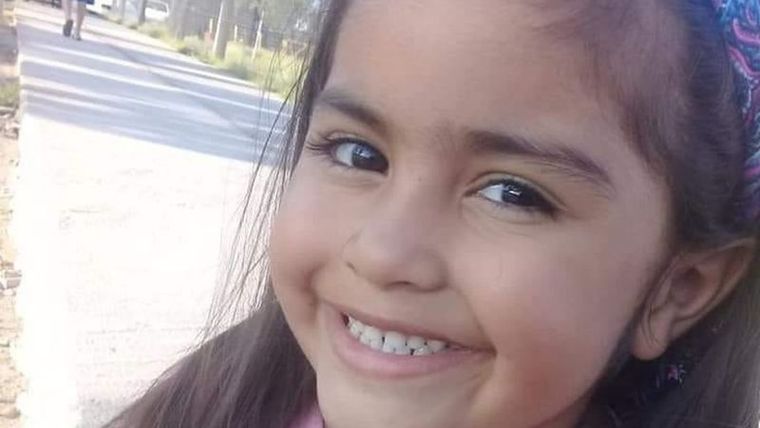 Guadalupe Lucero tiene una mancha en un costado de la cara