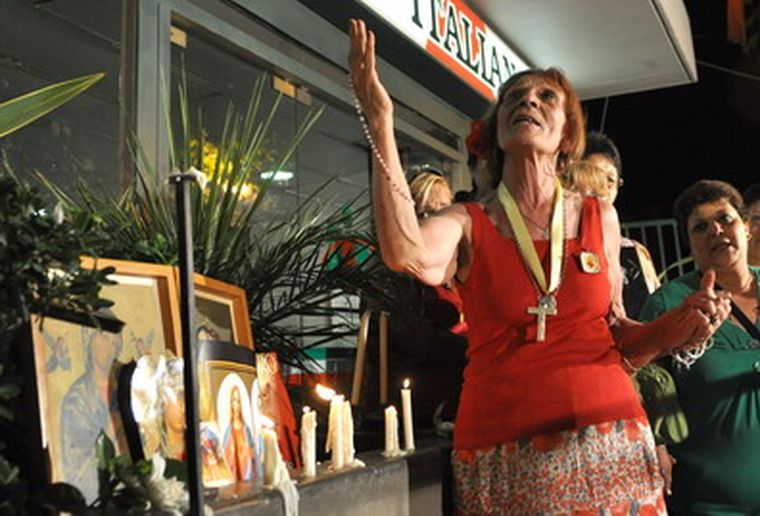 La fe fue uno de los tópicos más utilizados en la espera. Foto: Pachi Reynoso / MDZ