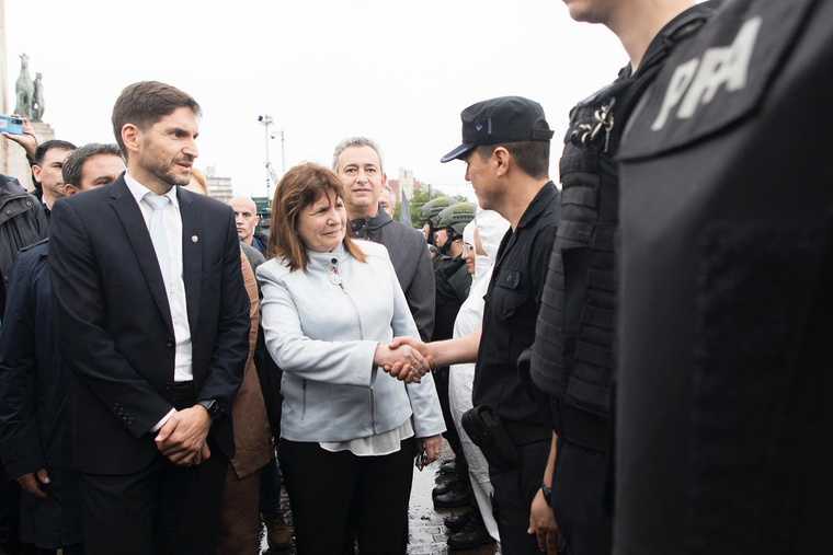 La ministra de Seguridad, Patricia Bullrich en Santa Fe, uno de los focos de conflictos más calientes con el narcotráfico