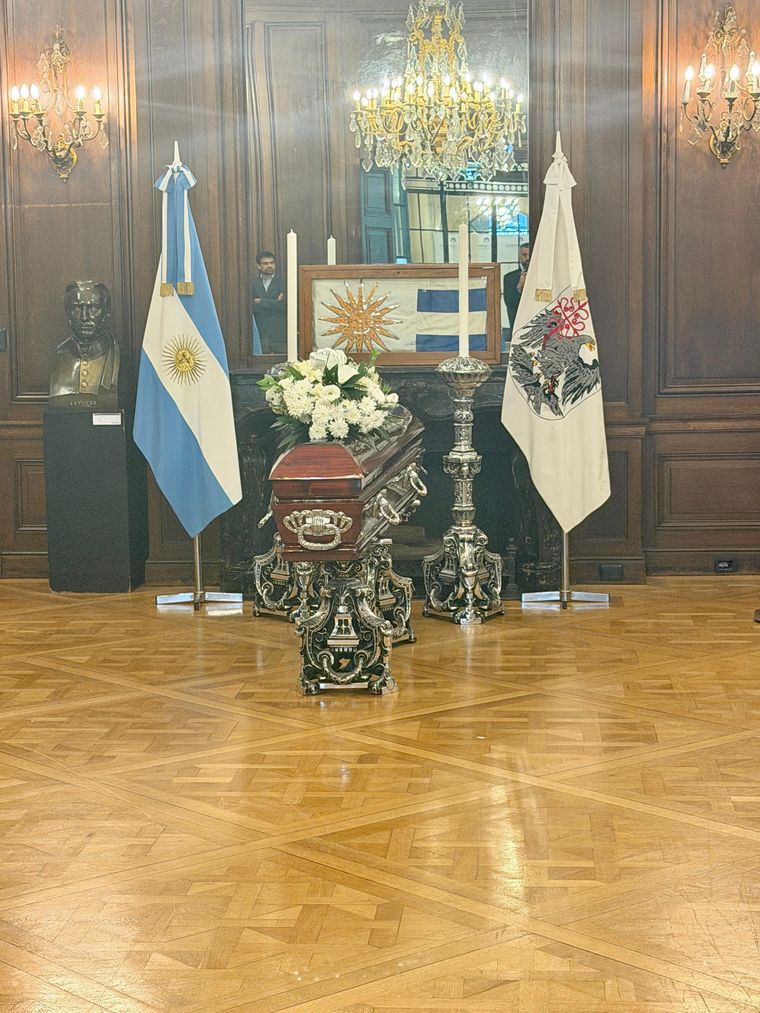 El f&eacute;retro de Luis Brandoni en la Legislatura porte&ntilde;a.&nbsp;