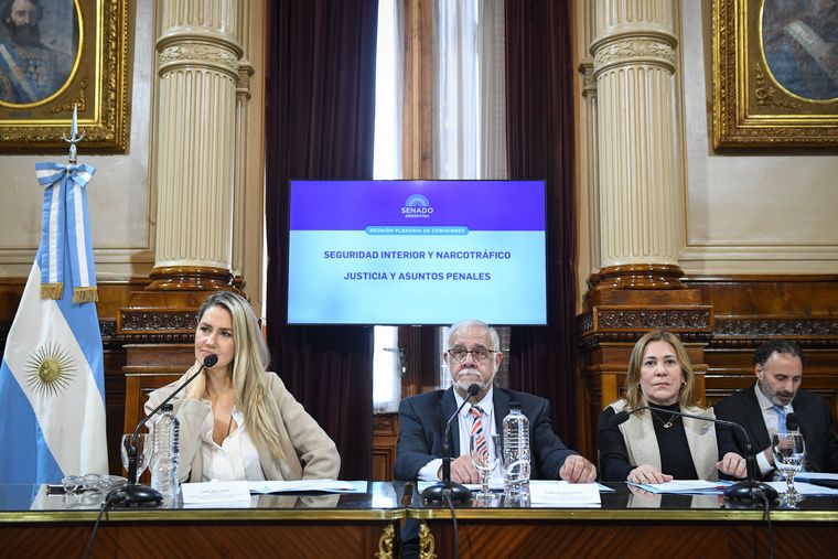 Las comisiones de Asuntos Constitucionales; y de Justicia y Asuntos Penales se reunirán para debatir sobre la ampliación de la Corte Suprema. Las comisiones de Asuntos Constitucionales; y de Justicia y Asuntos Penales se reunirán para debatir sobre la ampliación de la Corte Suprema.