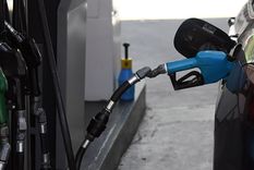 El precio del barril a nivel internacional presiona en los costos y las petroleras que operan en el país remarcan sus pizarras. El precio del barril a nivel internacional presiona en los costos y las petroleras que operan en el país remarcan sus pizarras.